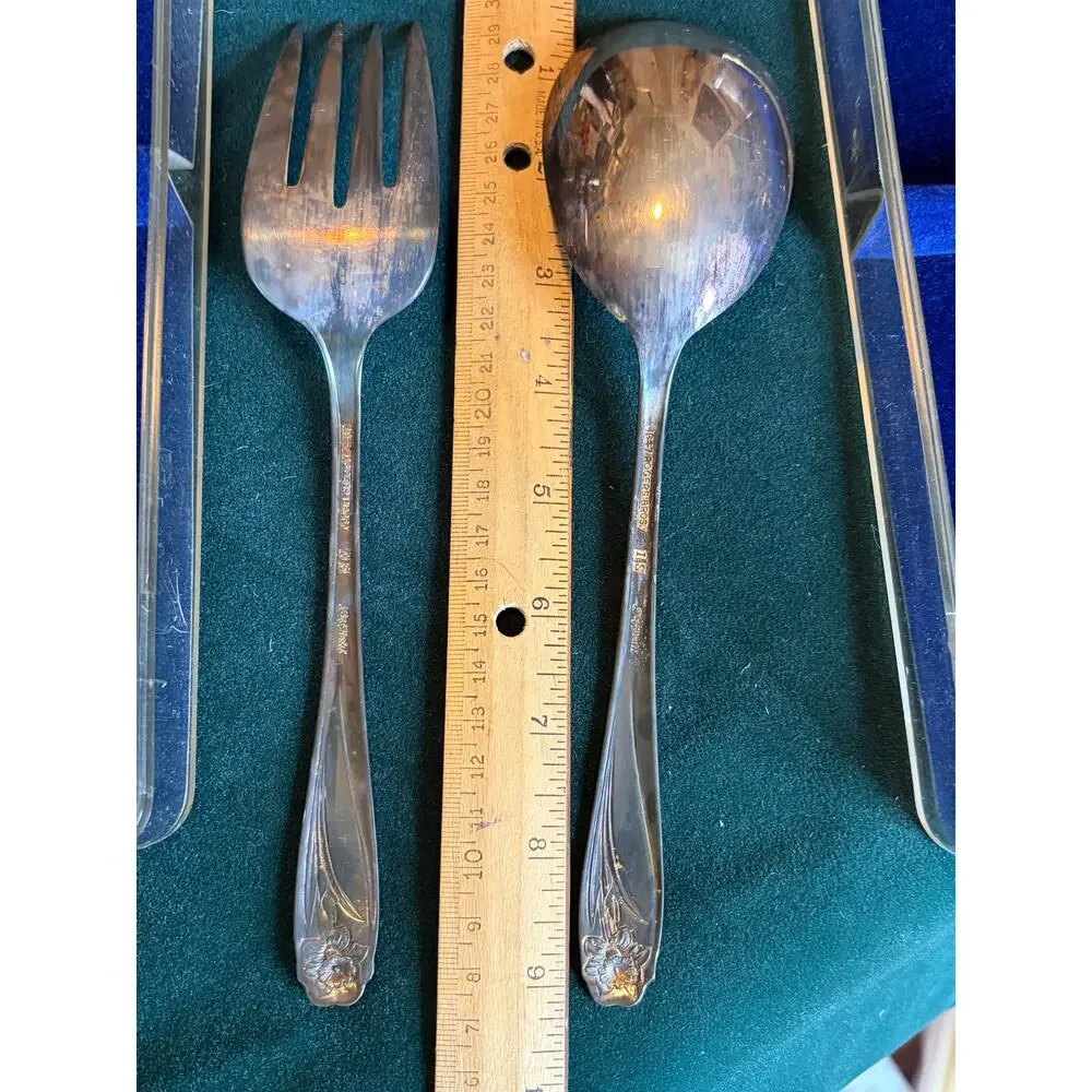 1847 Rogers Bros Daffodil Silverplate Berry Spoon Cold Meat Fork Boxed